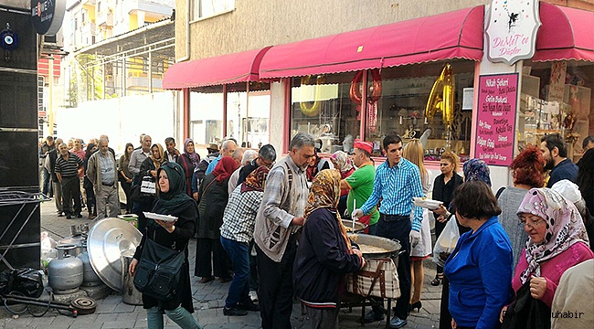iSTiKLAL CADDESi ESNAFINDAN AŞURE VE KEŞKEK HAYRI