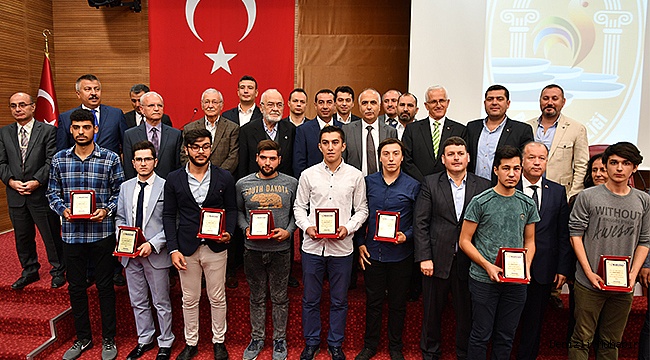 BAŞARILI ÖĞRENCİLER ÖDÜLLENDİRİLDİ