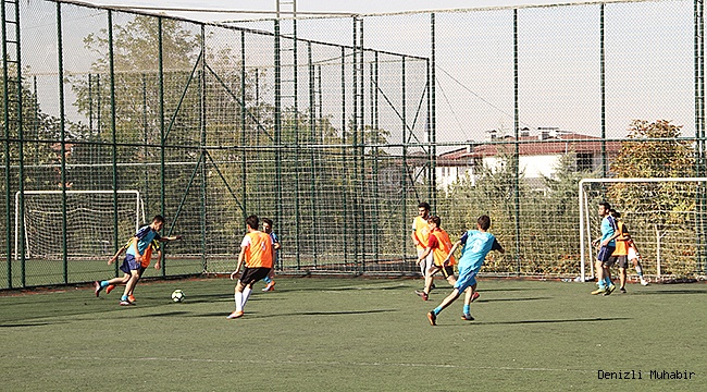 ÖĞRENCİ FUTBOL TURNUVASI BAŞLADI