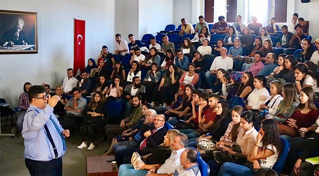 PAÜ’DE GÜN ORTASI SEMİNERLERİ BAŞLADI