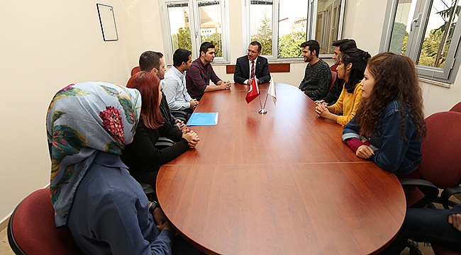 REKTÖR BAĞ, ÖĞRENCİ KONSEYİNİ ZİYARET ETTİ