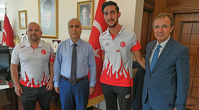 ŞAMPİYON SPORCUYA BİR ALTINDA VALİ KARAHAN’DAN