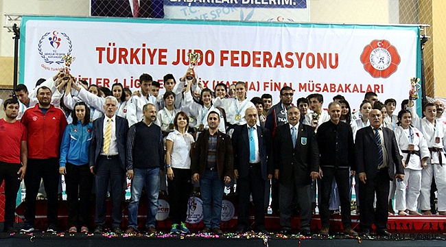JUDODA DENİZLİ AYRICALIĞI