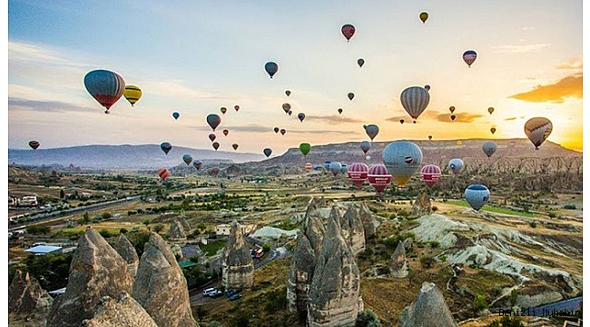 ÜÇ AYDA TURİZMDEN 11 MİLYAR GELİR
