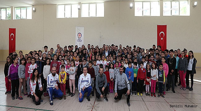ZOLAN HALK DANSLARI KURSİYERLERİYLE BİR ARAYA GELDİ