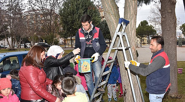 ACIPAYAMLI MİNİK ÖĞRENCİLERDEN KUŞLAR İÇİN YUVA