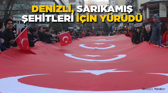 Sarıkamış Harekatı'nı dev Türk bayrağı taşıyarak andılar