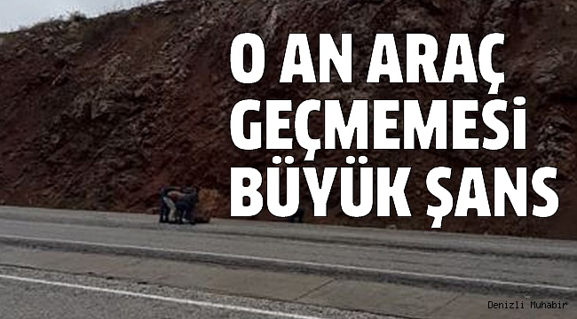 TONLARCA AĞIRLIĞINDAKİ KAYA YOLA DÜŞTÜ