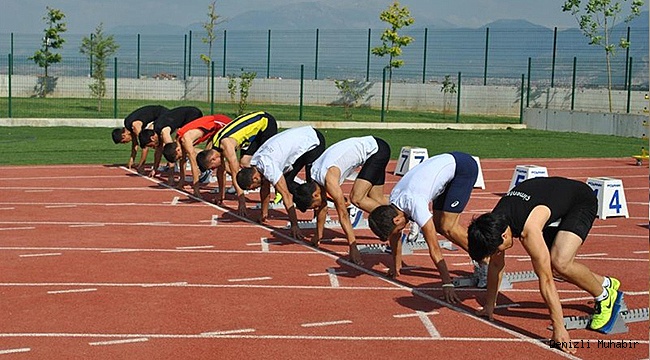 ATLETİZMDE GENÇLER YARIŞTI