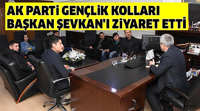 BAŞKAN ŞEVKAN GENÇLERİ AĞIRLADI