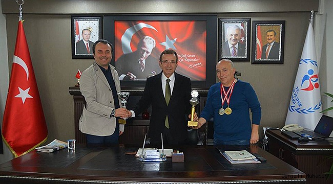 BİLARDO ŞAMPİYONUNDAN İBANOĞLU’NA ZİYARET