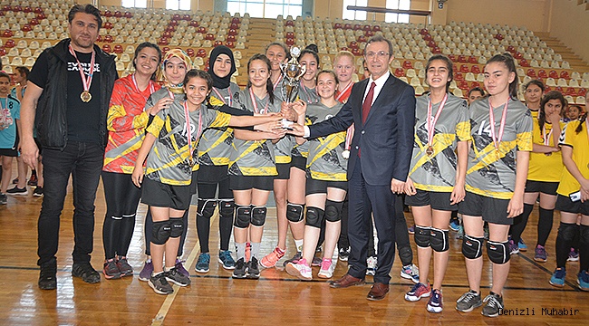 HENTBOLDA YILDIZLAR GEÇİDİ