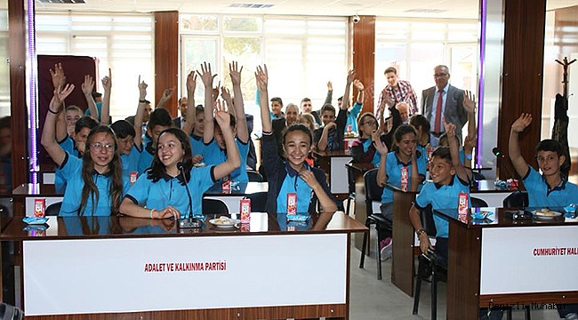 ÇİVRİL'DE İLK ÇOCUK MECLİSİ KURULDU!