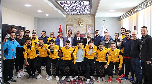 TAVAS BİRLİKSPOR BAŞKAN AKYOL'U ZİYARET ETTİ