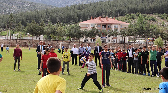 TAVAS’TA ÖĞRENCİLER GELENEKSEL OYUNLARLA DOYASIYA EĞLENDİ