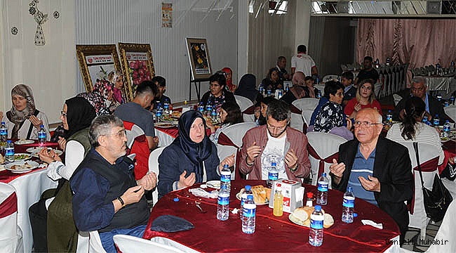 Yetim çocuklar için iftar düzenlendi