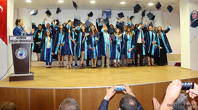 ACIPAYAM MYO 'DA MEZUNİYET SEVİNCİ
