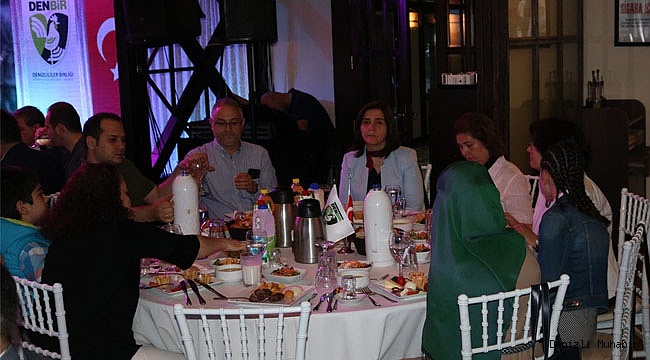 İstanbul’daki Denizlililer DENBİR iftarında buluştu.