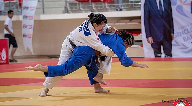 JUDOCULAR TATAMİYİ TİTRETTİ