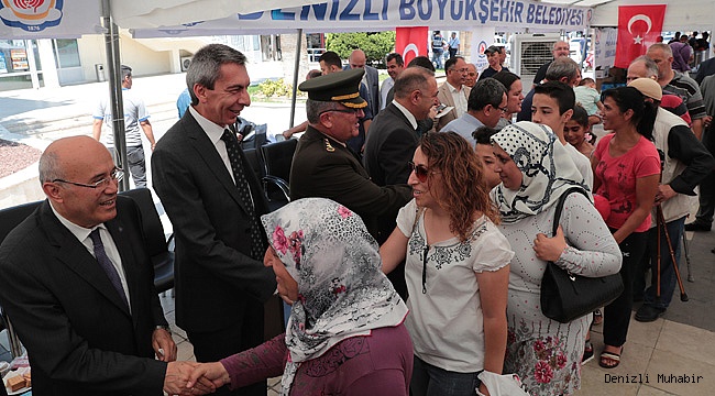 Denizli'de bayramlaşma geleneği değişmedi