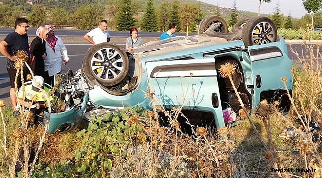 Denizli'de hafif ticari araç devrildi: 4 yaralı