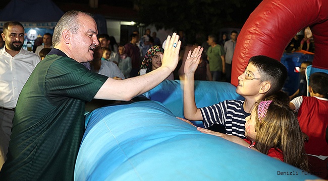 PAMUKKALE’DE ÇOCUKLAR EĞLENMEYE DEVAM EDİYOR