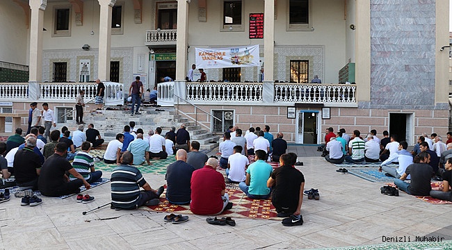 SABAH CAMİLER DOLDU
