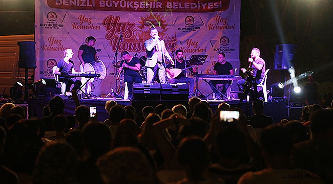 Yaz konserinde "Zafer Bayramı" coşkusu