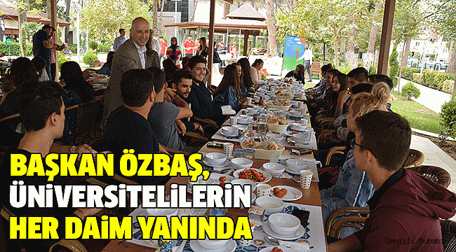 ÖZBAŞ ÜNİVERSİTE ÖĞRENCİLERİ İLE YEMEK YEDİ