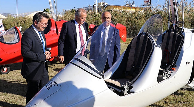 Protokol "Cumhuriyet uçuşu" gerçekleştirdi