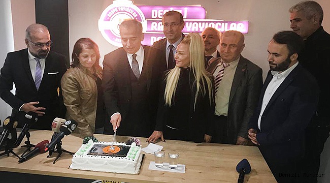 Denizli'de 7 radyo bir araya gelerek dernekleşti