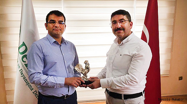 Denizlim Derneği'nde Bayrak Değişimi
