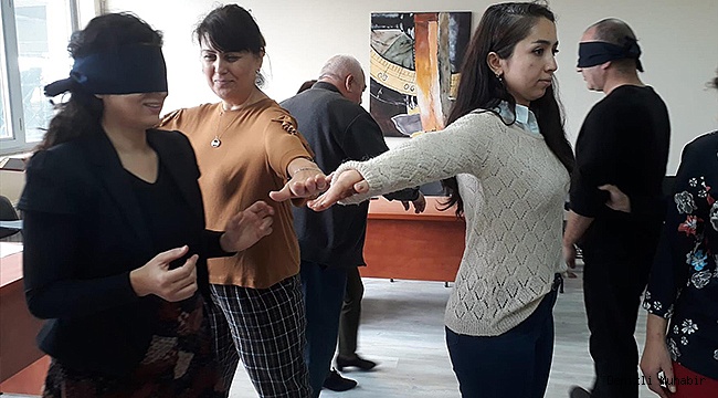 EĞİTİM FAKÜLTESİ PERSONELİ İLETİŞİM BECERİ EĞİTİMİNDE