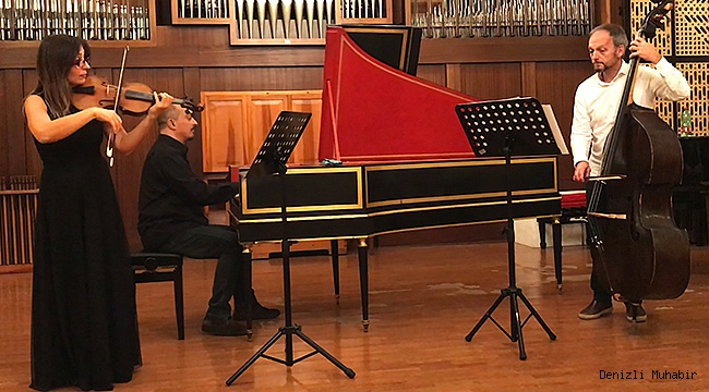 PAÜ'LÜ AKADEMİSYEN'DEN BAROK MÜZİĞİN DOĞDUĞU YERDE KONSER