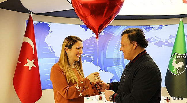 Canlı yayında sürpriz evlilik teklifi