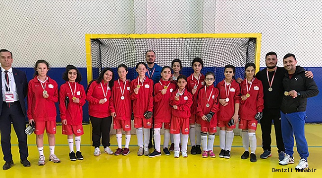 DENİZLİ HOKEY TAKIMI FİNAL BİLETİNİ KAPTI