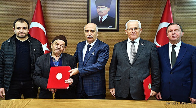 Bir Tarla İki Okul