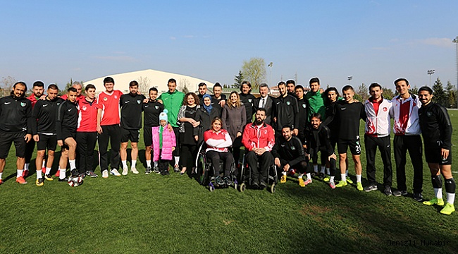 ENGELLİLER MECLİSİ’NDEN DENİZLİSPOR’A MORAL ZİYARETİ