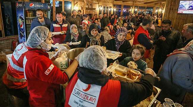 İLK YEMEKLER DAĞITILDI