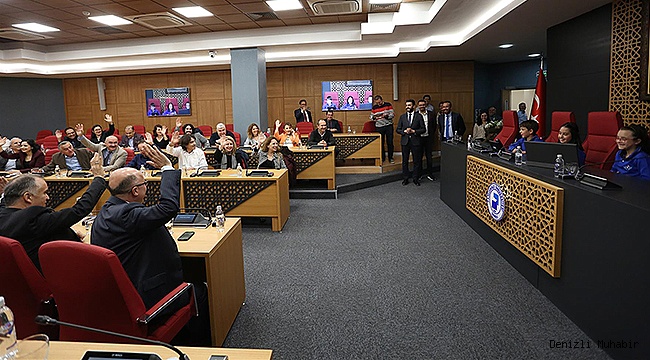 PAÜ Senatosunu Çocuklar Yönetti