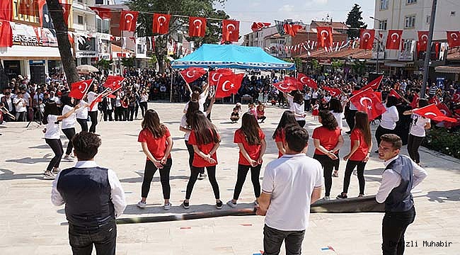 ÇİVRİL'DE 19 MAYIS COŞKULU KUTLANDI