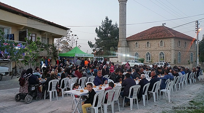 Çivril'de Vatandaşlar İftarda Buluştu
