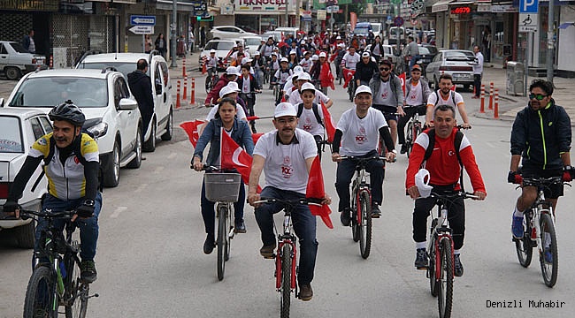 ÇİVRİL'DEKİ BİSİKLET ETKİNLİĞİNE YOĞUN İLGİ