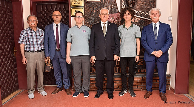 Şiir Okuma Türkiye Finallerine Denizli Damgası