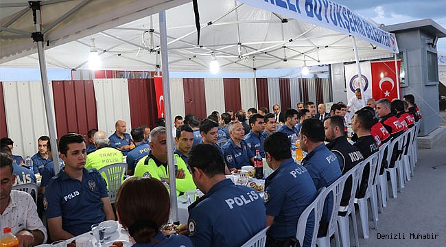 Vali Karahan,  polislerle iftar yaptı