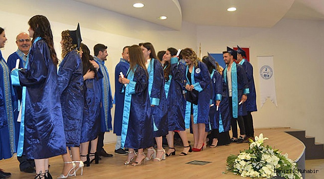 Bekilli Meslek Yüksekokulu Mezuniyetini Coşkuyla Kutladı