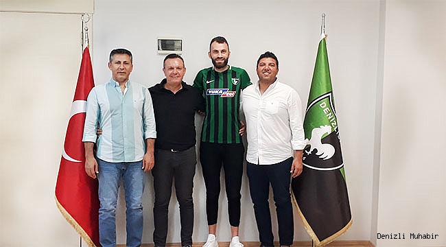 Mustafa Yumlu, Horoz'da
