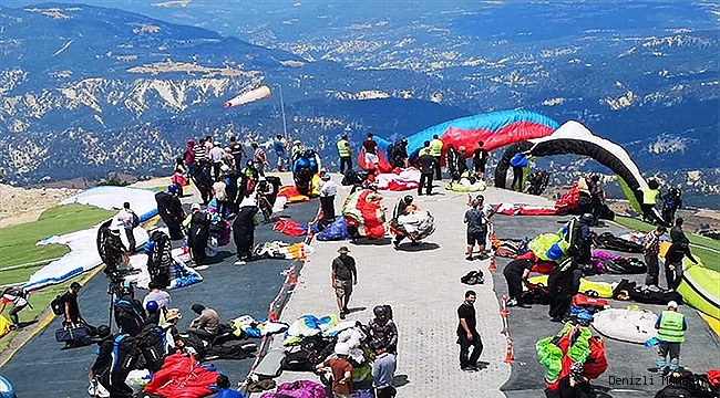 Türkiye Yamaç Paraşütü Mesafe Şampiyonası Çameli'de  başladı