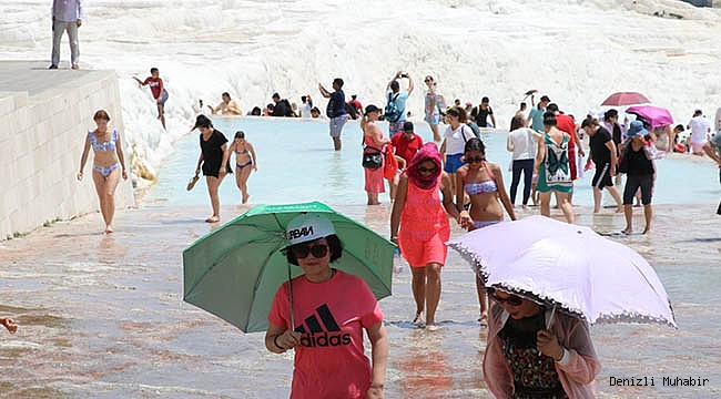 Pamukkale'de bayram yoğunluğu...