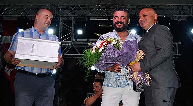 Yeniceliler Ege türküleriyle coştu